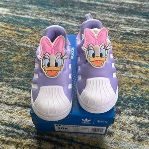 Daisy Duck Adidas Superstar